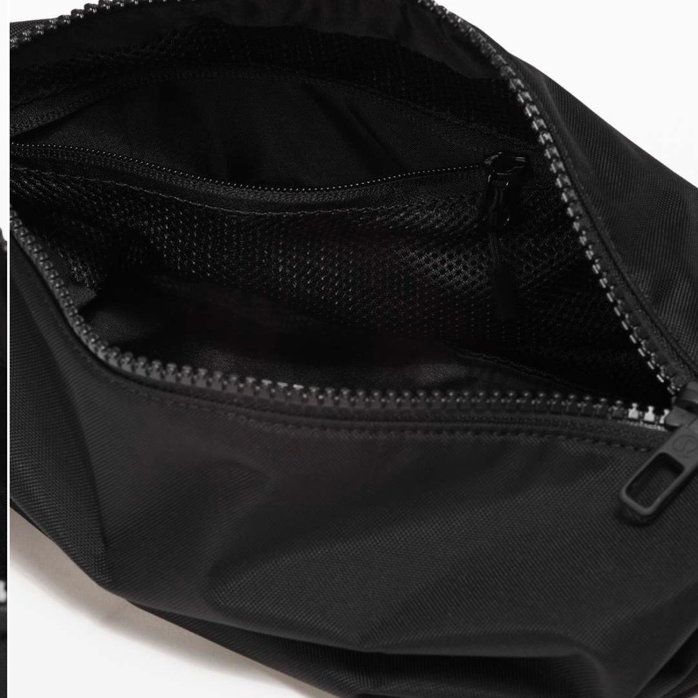 Lululemon Command The Day Kit *5L, Black (Fourth Release) - Picture 4 of 11